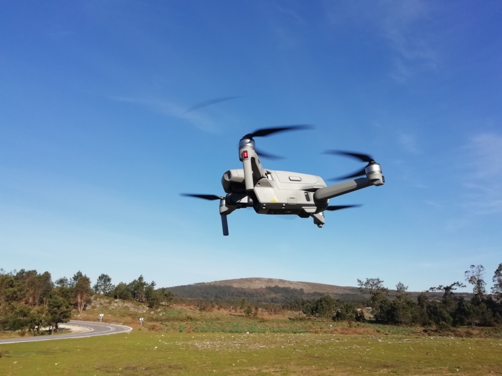 nuestro dron tomando imágenes aéreas de Galicia